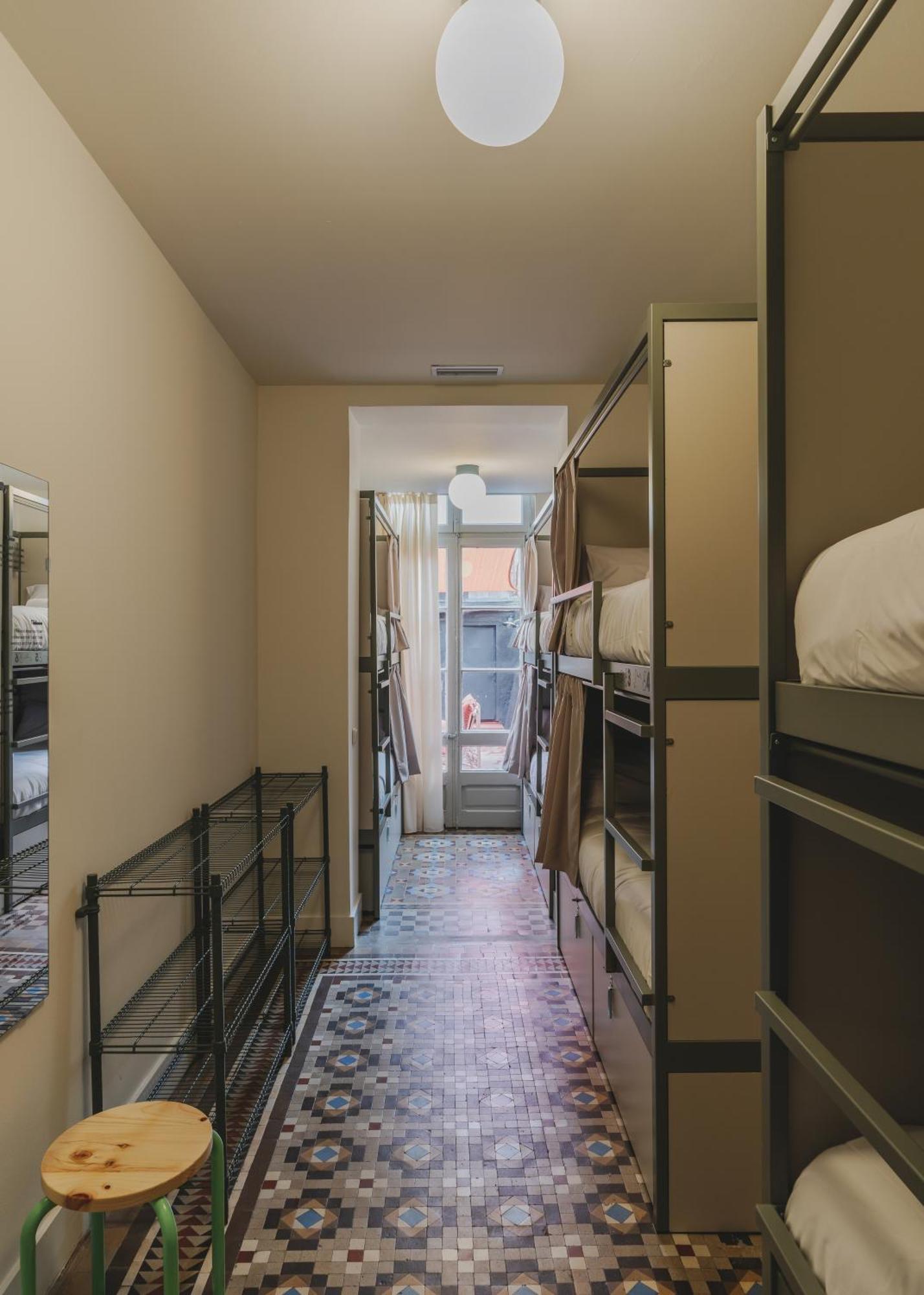 Piulet Hostel บาร์เซโลนา ภายนอก รูปภาพ
