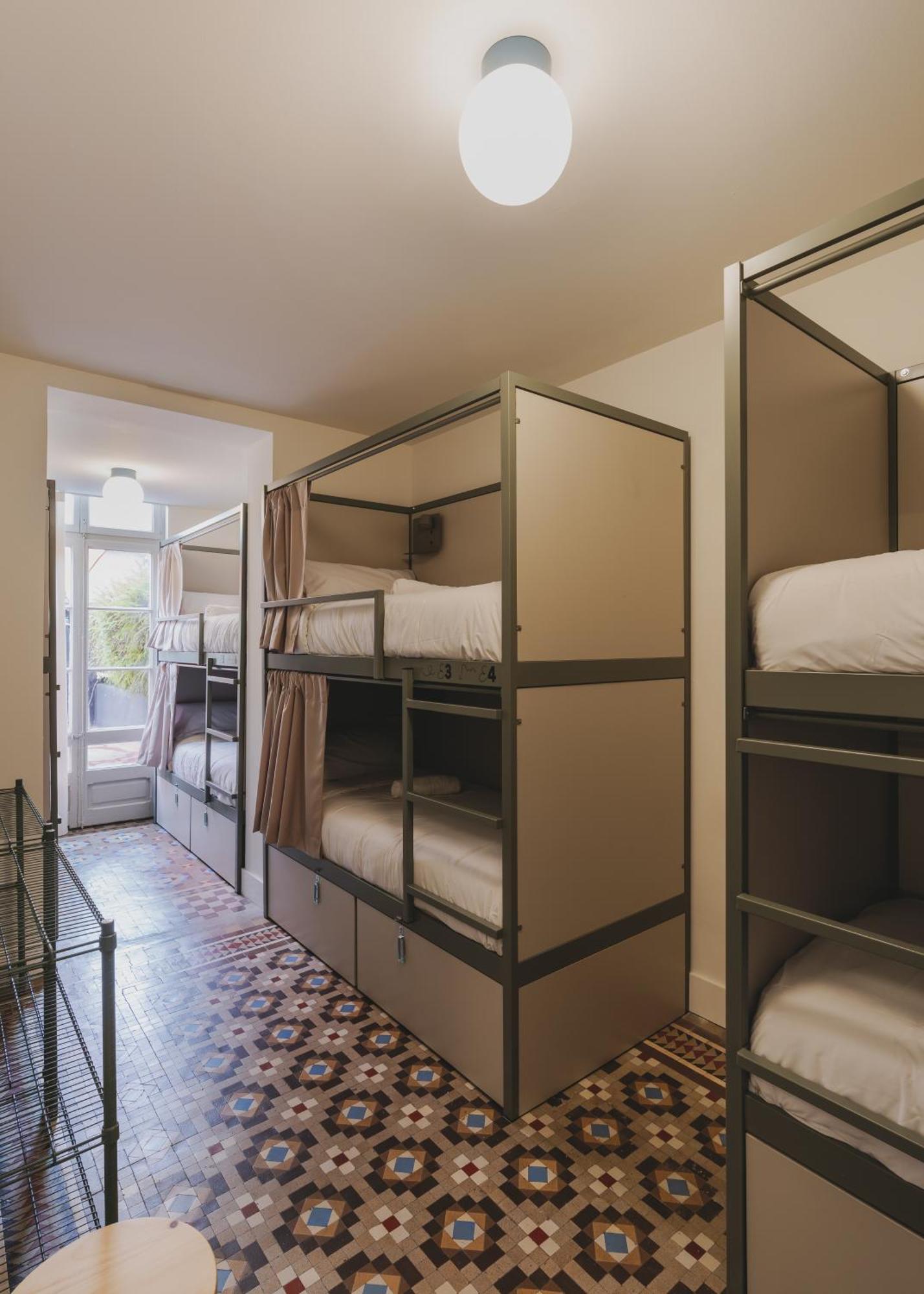 Piulet Hostel บาร์เซโลนา ภายนอก รูปภาพ