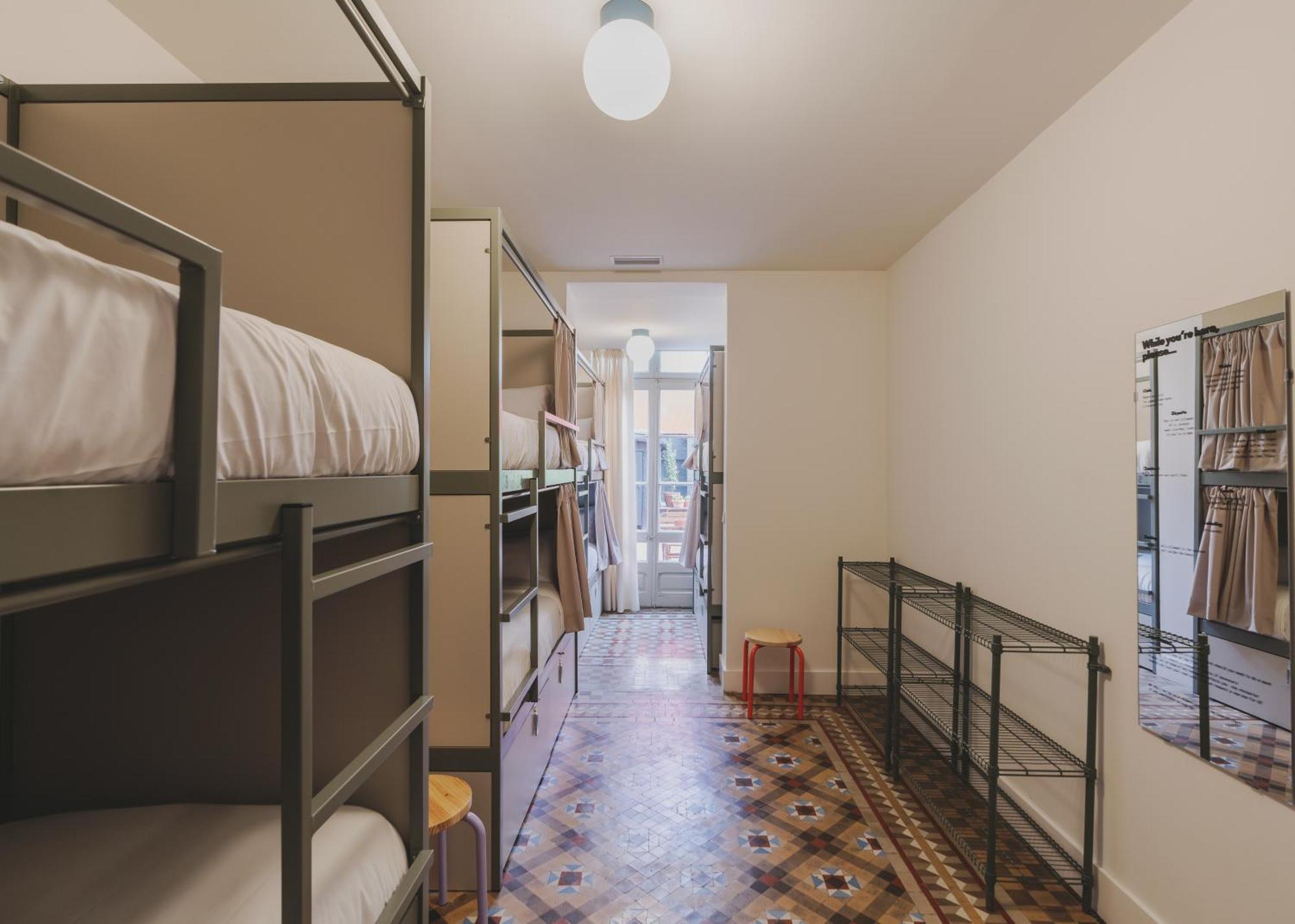 Piulet Hostel บาร์เซโลนา ภายนอก รูปภาพ