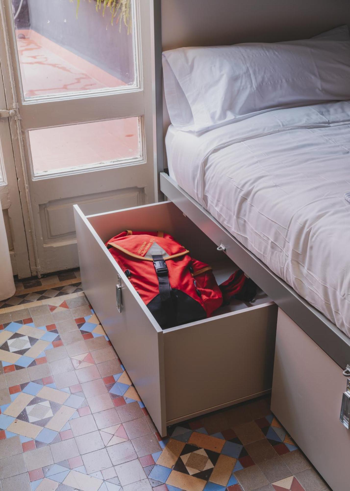 Piulet Hostel บาร์เซโลนา ภายนอก รูปภาพ